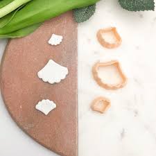 Clay Cutter Petal Scallop 2 • Clay Cutter • Sharp Edge • Polymer Clay Tools  • • UK Flower Shape Cutter
