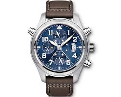 The 43 millimeter large and 15.2 millimeter high stainless steel case houses the automatic caliber 79320, which is shielded against magnetic fields by a soft iron inner case. Iwc Pilot S Watch Double Chronograph Edition Le Petit Prince Fhh Journal