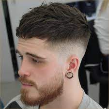 Guarda queste immagini e prendi spunto per il tuo nuovo stile. Capelli Sfumati Corti Uomo Mens Haircuts Short Trending Haircuts Crop Haircut
