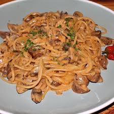 One Pot Spaghetti Mit Champignons Von Sternchenfaenger Chefkoch In 2020 Rezepte Essensrezepte Lecker Schmecker Rezepte