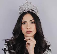 Miss Fernando de Noronha CNB 2020 é Stella Cabral, aclamada no último fim  de semana. Rumo ao Miss Brasil CNB/Mundo. 🙌👑 #misspernambuco Estilo Miss 