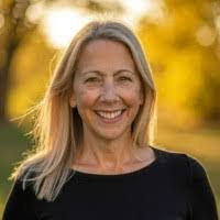 Laura Helmick's Instagram, Twitter & Facebook