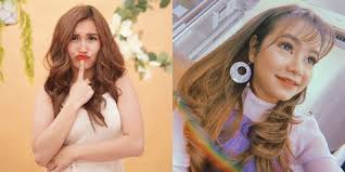 Model rambut wanita selanjutnya yang sangat hits sepanjang masa adalah poni sculpted fide. 10 Pedangdut Tampil Cantik Dengan Rambut Pirang Mana Yang Jadi Favorit Kalian Kapanlagi Com