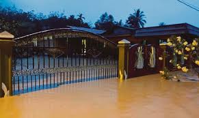 Jumlah mangsa banjir di kelantan terus meningkat sementara keadaan di terengganu bertambah pulih, petang ini. Dua Sungai Di Terengganu Lepasi Paras Bahaya