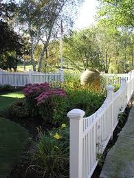Traditional Home Design Pictures Remodel Decor And Ideas Page 20 Fence Landscaping Front Yard Landscaping Traditional Landscape