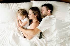 Le seul fait de s'imaginer dormir le fait paniquer, ce qui a compliqué les choses au moment de notre entretien puisqu'il devait se ta phobie réside dans la peur de ne pas te réveiller, la peur de la mort. Quand Un Enfant A Peur De Dormir Seul La Presse