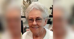 Beth Farris's Instagram, Twitter & Facebook