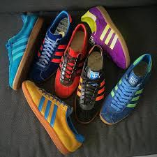Pakaian pakaian lelaki gaya lelaki kasut. Tak Sangka Lelaki Ini Antara Pengumpul Kasut Adidas Yang Dikenali Di Dunia