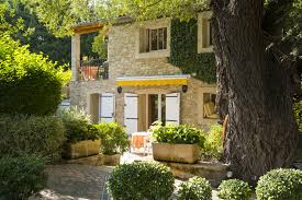 Un Ancien Corps De Ferme Du Xviie Siecle Situe Dans Un Ilot De Verdure Borde Par Deux Rivieres Ou Coule Une Source Qui N Maison D Hotes Gite Gites De Charme