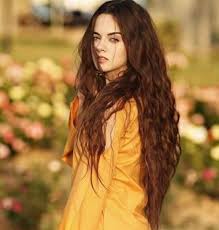 Actress komal meer is getting fans attention with her awesome acting in drama serial qurbatein. Komal Meer Biography Age Education Family Dramas Photos Showbiz Hut