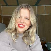 300+ perfiles de «Neville