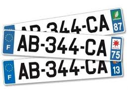 L'apposition d'un autocollant, sur le logo régional, à l'effigie d'un club de football, de rugby ou encore d'un identifiant. Sticker Plaque D Immatriculation Que Peut On Coller Sur Sa Plaque