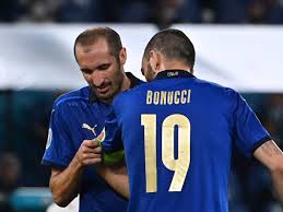 This is the national team page of vereinslos player giorgio chiellini. England Gegen Italien Wie Giorgio Chiellini Und Leonardo Bonucci Die Seele Des Italienischen Fussballs Verkorpern The Aktuelle News