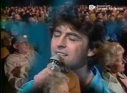 Nostalgie 🎼💔🎻🕊🎵🎤🎻🖤🙏🏽 Je partage avec vous ce souvenir FB de ce  matin pour vous souhaiter un bon mercredi... Une très belle chanson de  notre Claude qui nous manque tellement 🙏🕊🎻😔💕