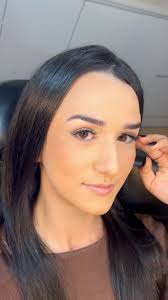 Make para ensaio fotográfico em estúdio! ✨ Escolhemos uma beleza mais  quente e com tons mais alaranjados para trazer contraste!