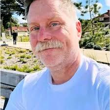 Anyone here have been rams fan for more than 20 years ? How long have you  been supporting the rams ?