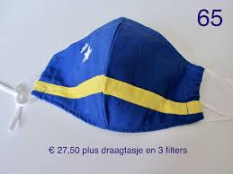 Steeds meer modemerken steken de traditionele mondkapjes in een modern jasje. Curacao Mondkapje Reusable Washable Curacao