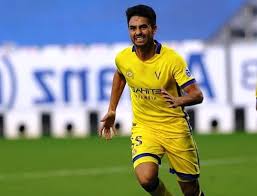 أصبح بيتي مارتينيز، لاعب نادي النصر، أغلى صفقة تتم على مستوى قارة آسيا خلال فترة الانتقالات الصيفية الحالية، وضمن أعلى 100 صفقة عالميا، والثاني في تاريخ الدوري السعودي بعد زميله النيجيري أحمد موسى. ÙØ§Ø¹Ø¨ Ø§ÙÙØµØ± Ø³Ø¹ÙØ¯ Ø¨Ø¹Ø¯ Ø§ÙÙÙØ² Ø¨Ø«ÙØ§Ø«ÙØ© Ø¹ÙÙ Ø§ÙØ¹ÙÙ ÙÙ Ø§ÙØ¯ÙØ±Ù Ø§ÙØ³Ø¹ÙØ¯Ù Ø¨ÙØ§Ø¨Ø© Ø§ÙØ´Ø±ÙÙ ÙØ³Ø®Ø© Ø§ÙÙÙØ¨Ø§ÙÙ
