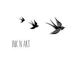 There are multifaceted personalities who made the tattoo of a beautiful swan on one shoulder, and the black crow on the other. 3er Set Kostenlose Vogel Tatowierung Inknart Temporare Tatowierung Schwalben Hand Inknart Kostenlose Faux Tatouages Tatouage Oiseau Tatouage Nuque