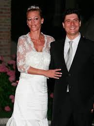 Tras la mediática boda de sergio ramos y pilar rubio, celebrada hace dos y es que aún quedaba por desvelar la mayor incógnita de su gran día: Volvera A Haber Polemica Con El Vestido De Belen Esteban