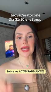 Elegância em cada detalhe! ✨ Essa armação Prada com lente cosmética é o  toque de cor que faltava no seu look. Qual cor de lente você escolheria?  #VocêvênaCarol 📍📍Loja 01- Av. Gov