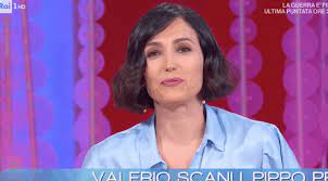 Caterina balivo si è presentata al festival del cinema con i capelli rosa. Balivo Capelli Ultime Notizie Flash