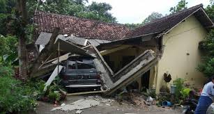 Menurut keterangan warga di selatan jawa timur lainnya, gempa juga terasa hingga surabaya. Pqjrk3gk0sxnqm