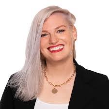 Amanda Maness's Instagram, Twitter & Facebook