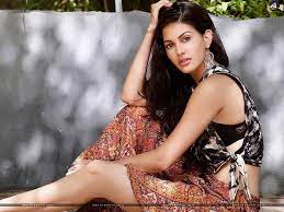 This hd wallpaper it is about 4k actress amyra dastur model and is available in many screen sizes (720p, 1080p, 2k, 4k and so on). Amyra Dastur Driving Youth Crazy