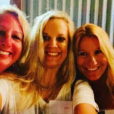 Shannon Hickson's Instagram, Twitter & Facebook