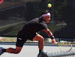 Born 16 january 1981) is a spanish retired footballer who played as a left back. Men S Tennis Serves Holy Names A Loss The Chimes