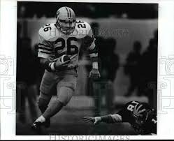 1991 Press Photo St. Ignatius Mike Sako runs for the winning touchdown