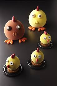 Cyril Lignac Les Cocotte Chocolat Noir Ou Au Lait Et Gateaux Individuels Au Coeur Cremeux A La Noisette Et Crous Chocolate Showpiece Easter Buffet Chocolate