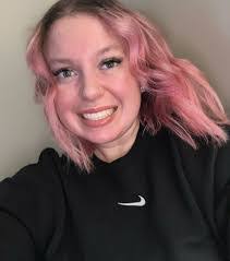 Hannah Barringer's Instagram, Twitter & Facebook