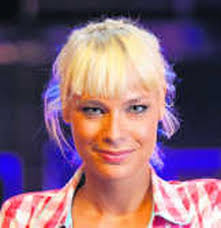 Hij heeft een privékliniek in maaseik, in de vlaamse provincie limburg. Hoeyberghs Heeft Nieuwe Kliniek En Nieuw Tv Programma De Standaard Mobile