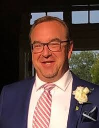 Robert Paschke's Instagram, Twitter & Facebook