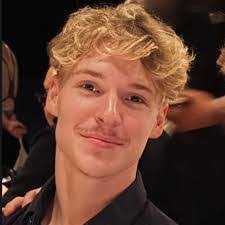 Hope Tabor's Instagram, Twitter & Facebook