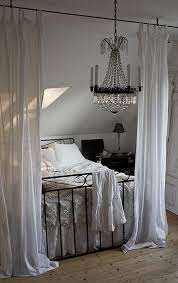 Eine Schone Idee Fur Ein Bett Unter Der Dachschrage Zimmer Einrichten Schlafzimmer Einrichten Wohnung