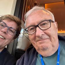 What topical treatments can be applied to infected gums until a dentist can  be consulted?