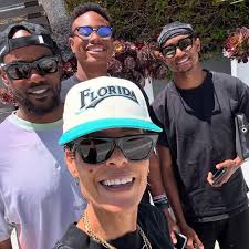 Angela Manuel-Davis (@angelamanueldavis) • Instagram photos and videos