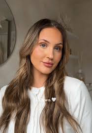 I am wearing the brushed out waves in rooted mellow brown 🤎✨@LullaBellz  #hairextensions #lullabellz #hairtransformation