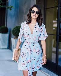 150 Tenues Que Vous Devez Posseder Dans Votre Garde Robe Kiyafet Kisa Elbise Elbiseler