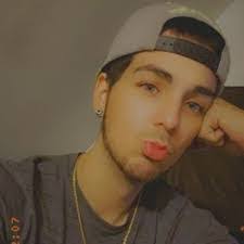 Justin Mac's Instagram, Twitter & Facebook