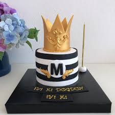 Sekerhamurlupasta Fondantcake Handmade Kraltacipasta Kraltaci Kral King Kingcake Altinyaldiz Yenilebilirsanat Siyahbeyaz Altins Fondant Pasta Evrim