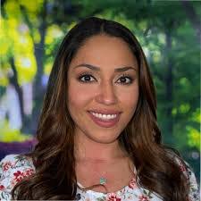 Julia Herrington's Instagram, Twitter & Facebook