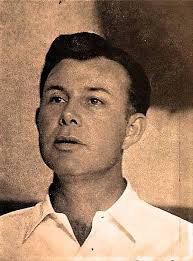 I was a child when this happened--- soon to be 60 years ago. Jim Reeves was  my mother's favorite singer. She and I always disagreed over who was the  better singer: Jim