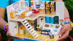 10 Productos De Maquillaje Cosmeticos En Miniatura Diy 10 Manualidades Faciles Para Munecas Youtube Miniature Dolls Toy House Fun Easy Crafts