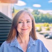 Jeannine Hutchinson's Instagram, Twitter & Facebook