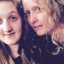 Alison Devine's Instagram, Twitter & Facebook