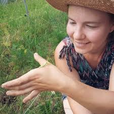 How to calm an overstimulated chicken?